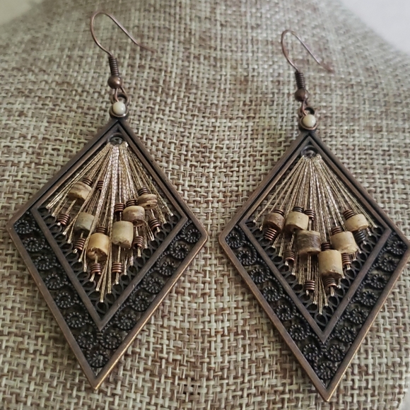 BOHO ☆ FESTIVAL VIBES ☆ EARRINGS - Picture 3 of 3
